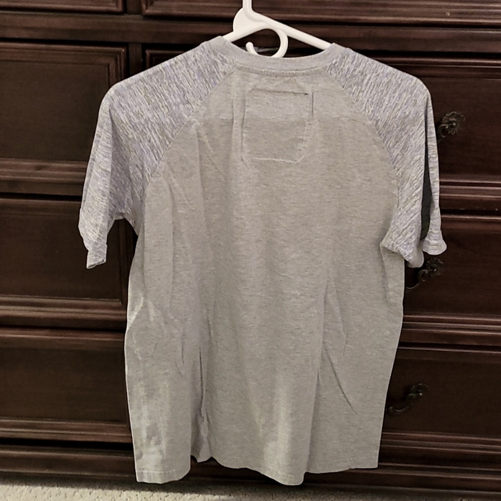 T shirt - Picture 2 of 3